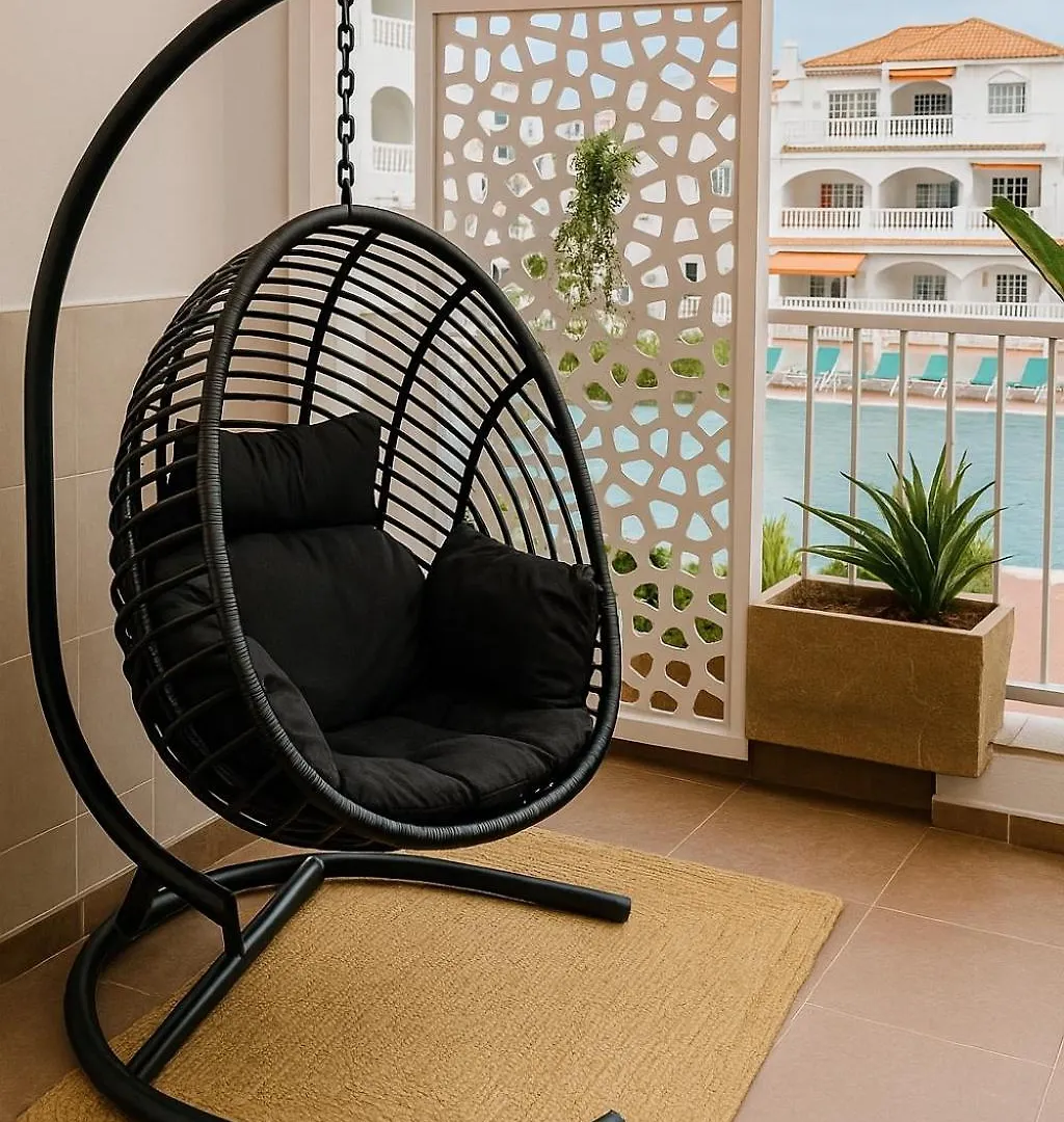 Apartment With Terrace And Pool, Los Cristianos